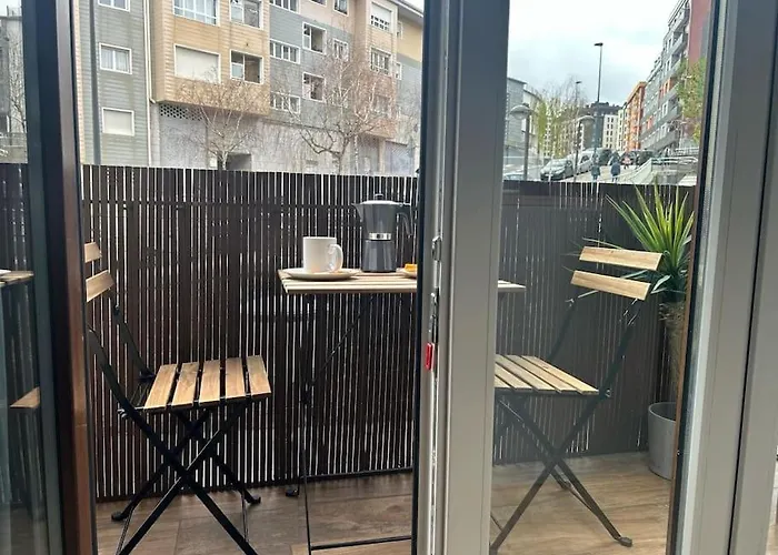 Piso Deluxe Con Balcon Cerca Del Casco Viejo